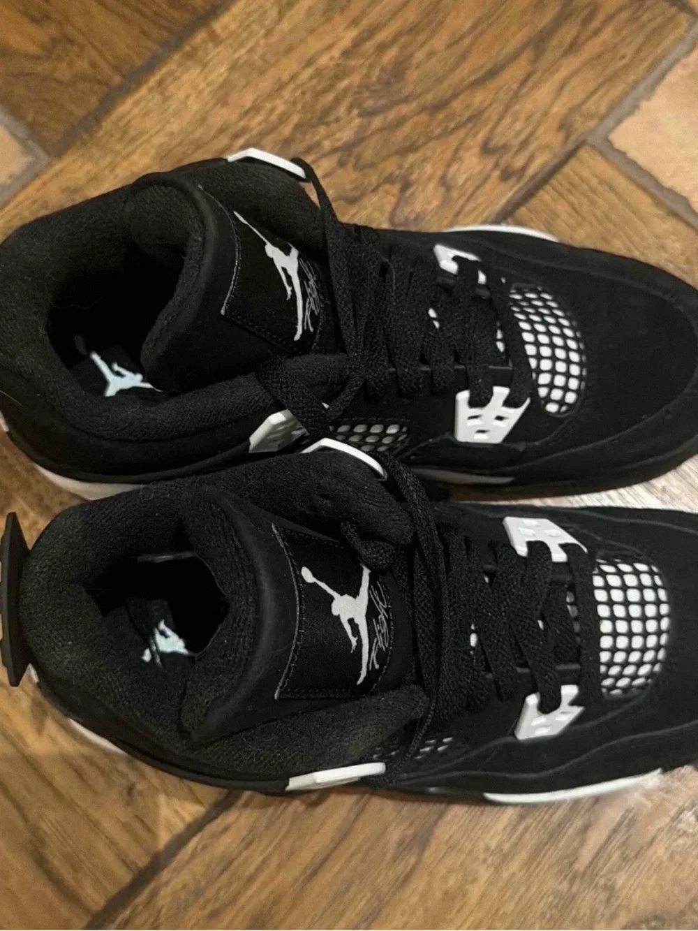White Thunders JORDAN 4